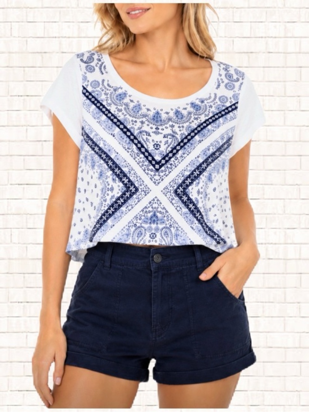 Express embroidered bandanna cropped tee blue white summer top Small EUC OBO